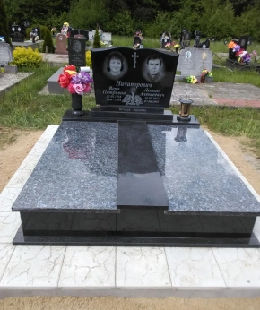 Памятник двойной 123